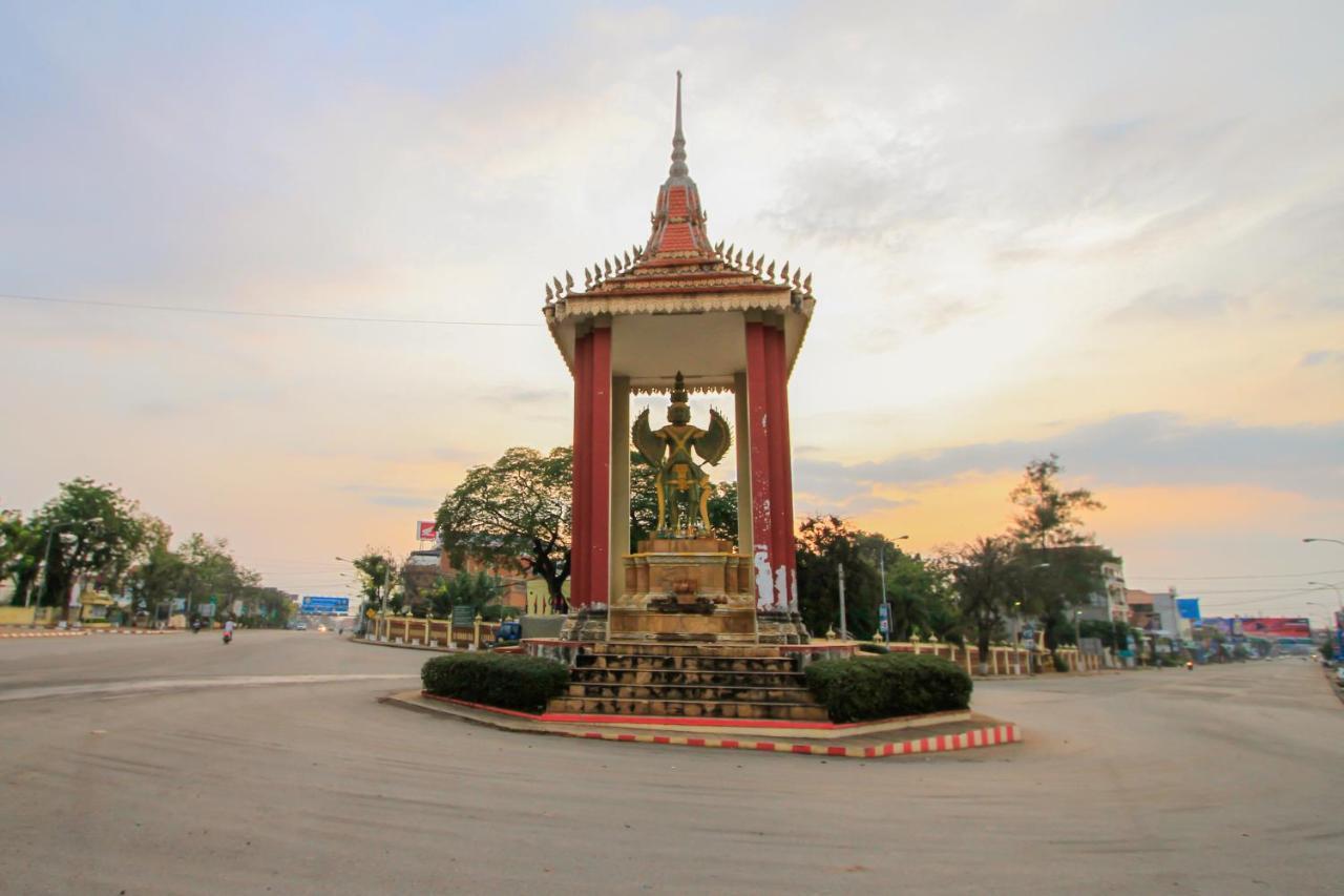 Botoum Hotel Sisophon Ngoại thất bức ảnh
