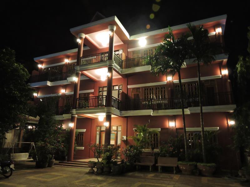 Botoum Hotel Sisophon Ngoại thất bức ảnh