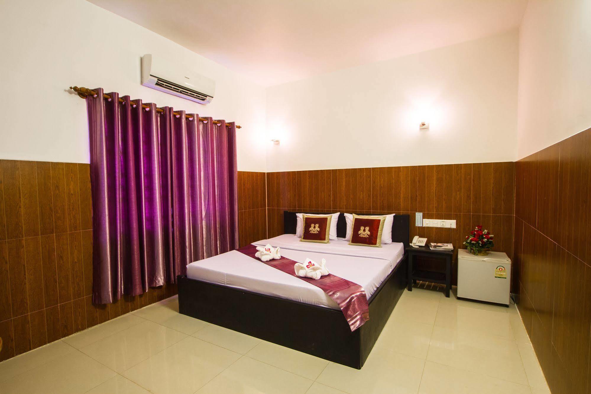 Botoum Hotel Sisophon Ngoại thất bức ảnh