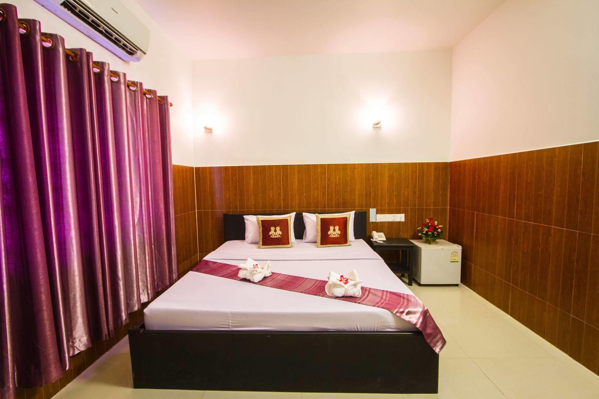 Botoum Hotel Sisophon Ngoại thất bức ảnh